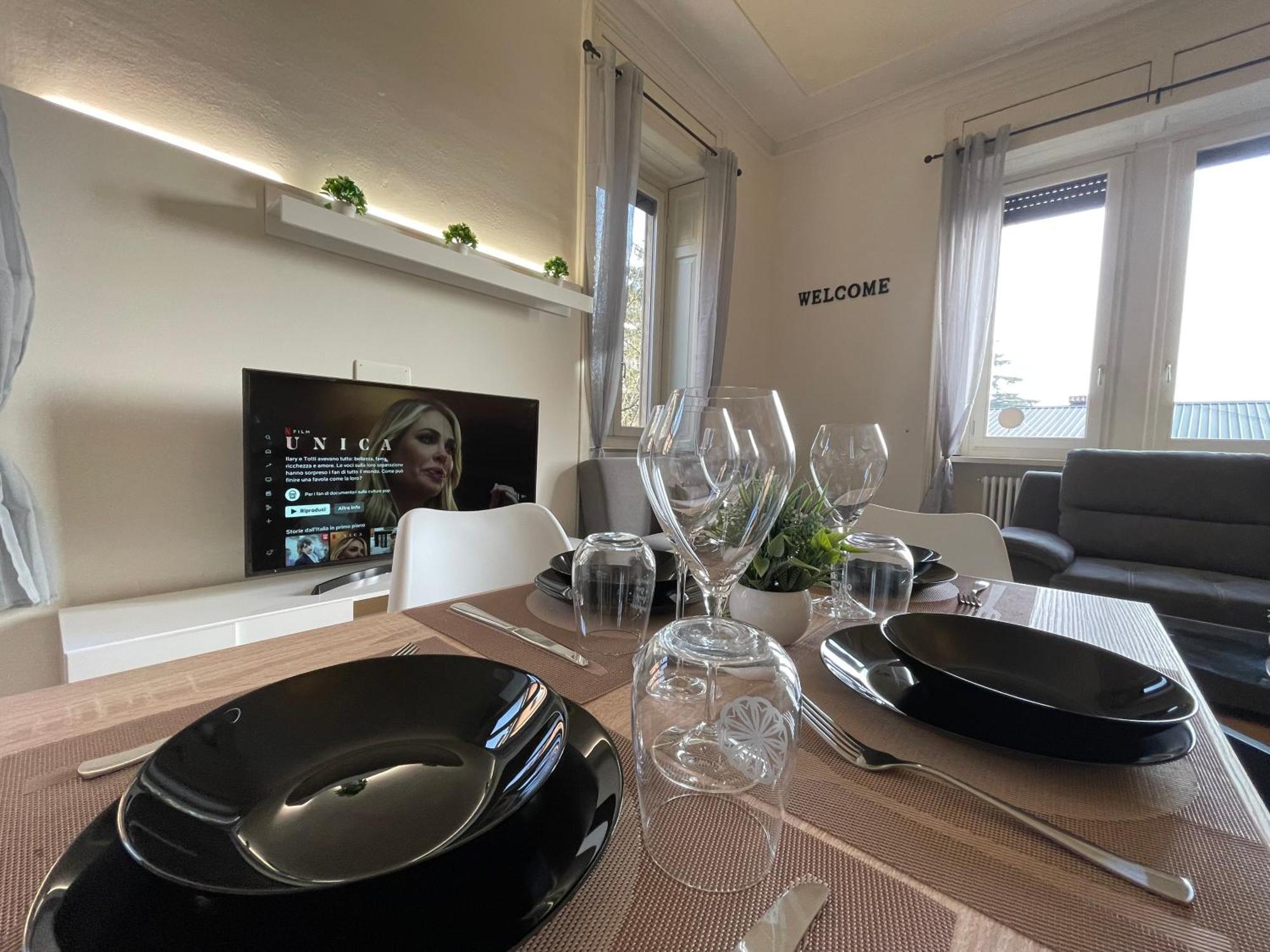 Bg Central Royal Suite Con Parcheggio - Vista Citta Alta بيرغامو المظهر الخارجي الصورة