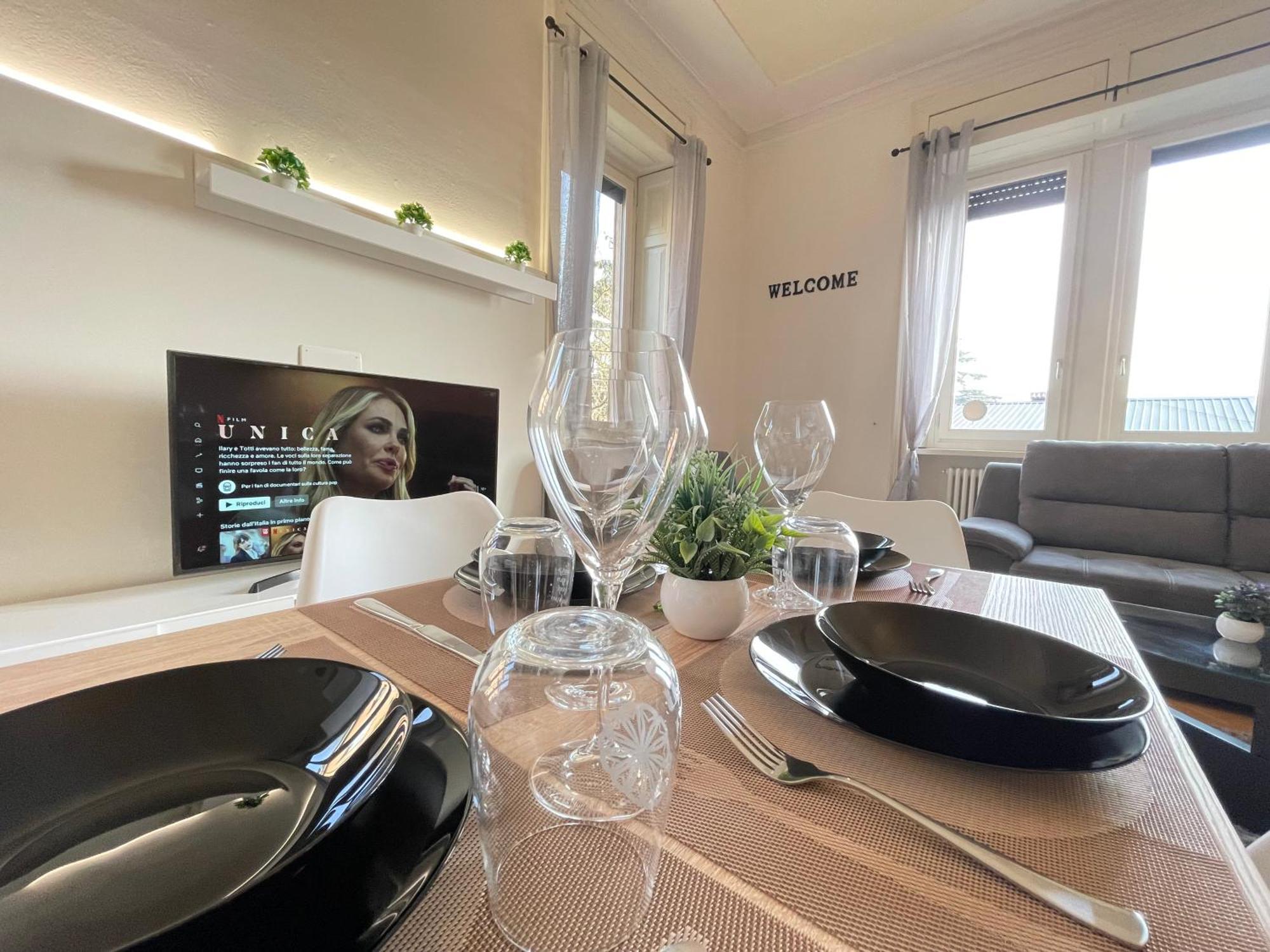 Bg Central Royal Suite Con Parcheggio - Vista Citta Alta بيرغامو المظهر الخارجي الصورة