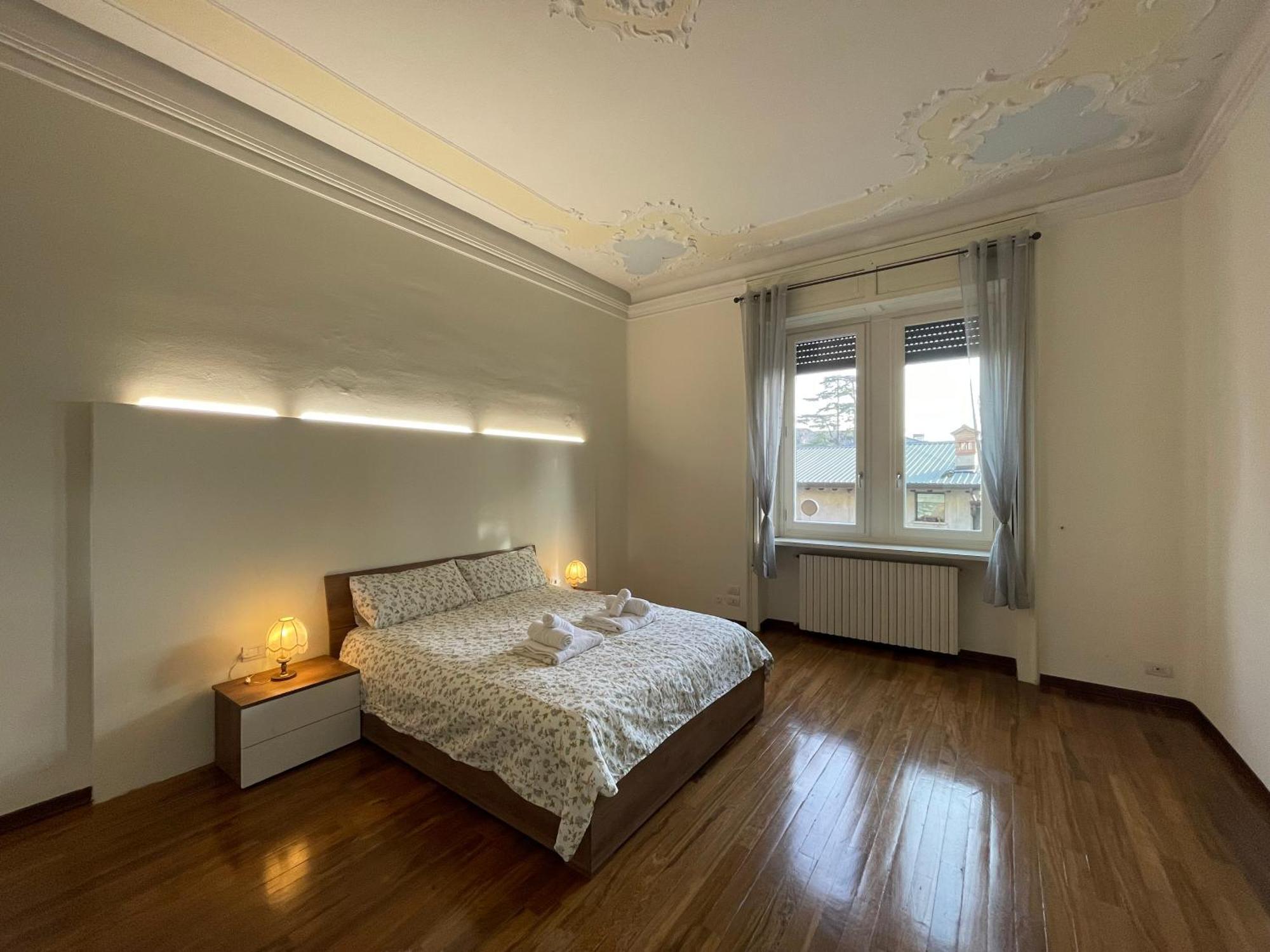 Bg Central Royal Suite Con Parcheggio - Vista Citta Alta بيرغامو المظهر الخارجي الصورة
