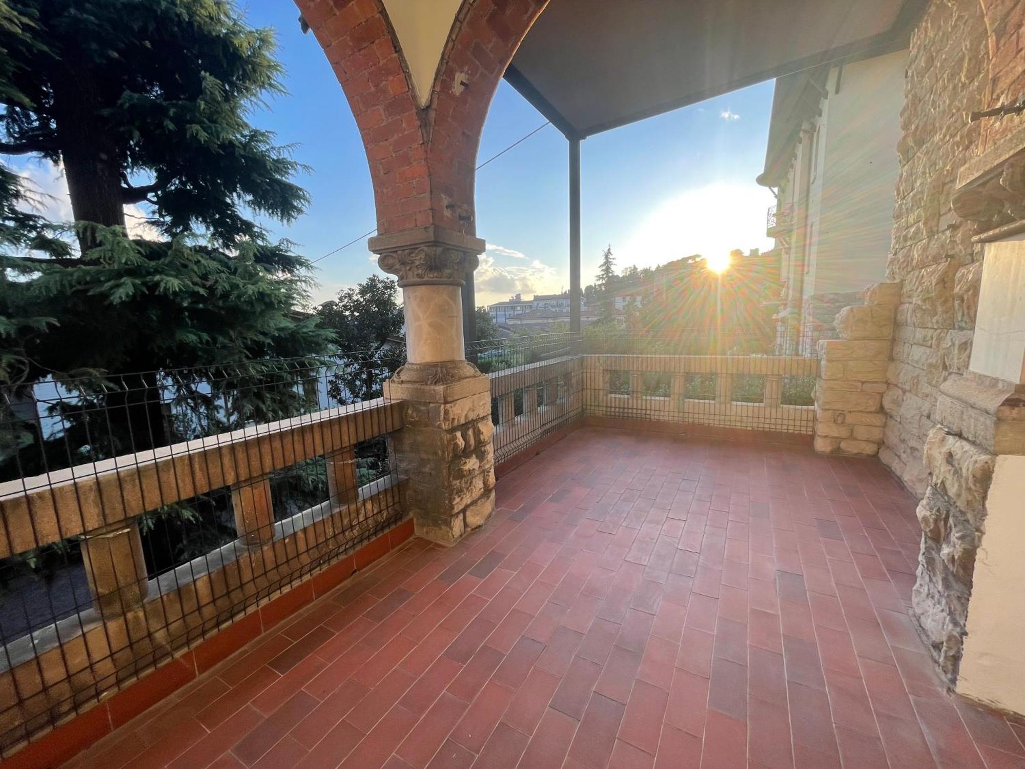 Bg Central Royal Suite Con Parcheggio - Vista Citta Alta بيرغامو المظهر الخارجي الصورة