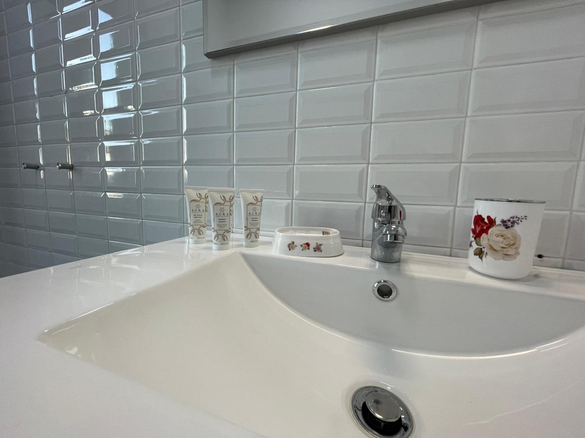 Bg Central Royal Suite Con Parcheggio - Vista Citta Alta بيرغامو المظهر الخارجي الصورة